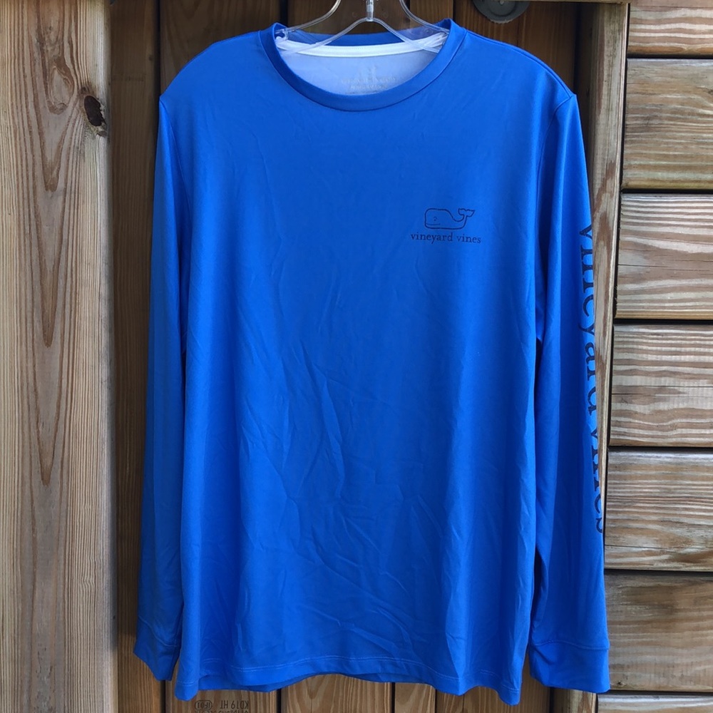 Like new! - VINEYARD VINES Performance Long Sleeve Whale Shirt